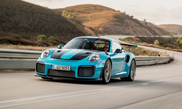 Первые тесты: Porsche 911 GT2 RS: жара в салоне и ненужные подстаканники