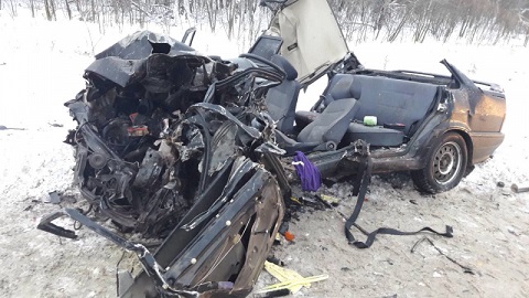 Водитель Жигулей погиб в аварии на трассе Р-225 в Самарской области