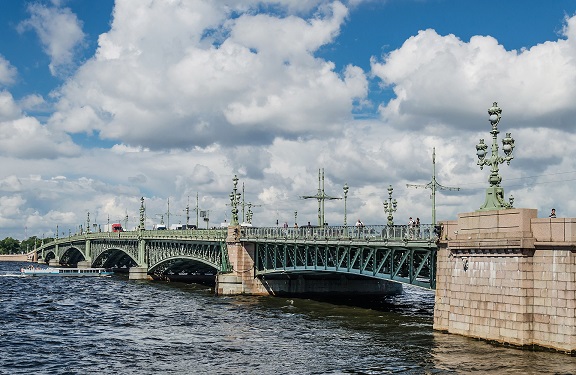Мостотрест опубликовал график ограничений на Троицком мосту Петербурга