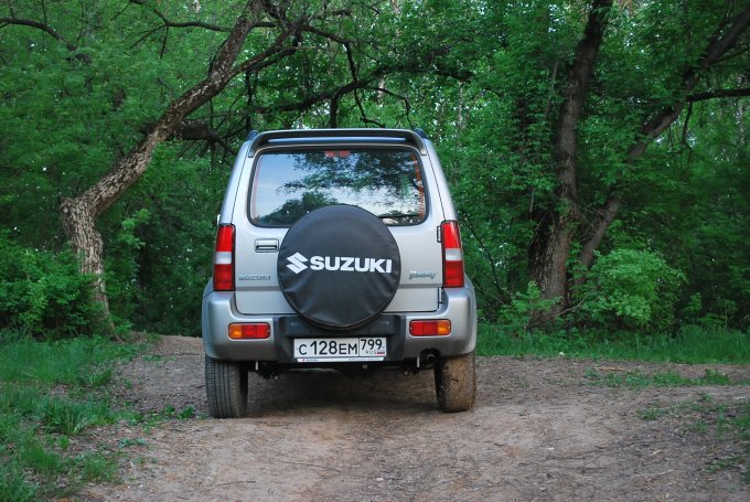 Suzuki Jimny: Бывалый ветеран