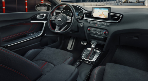 Kia представила заряженный хэтч Ceed GT нового поколения