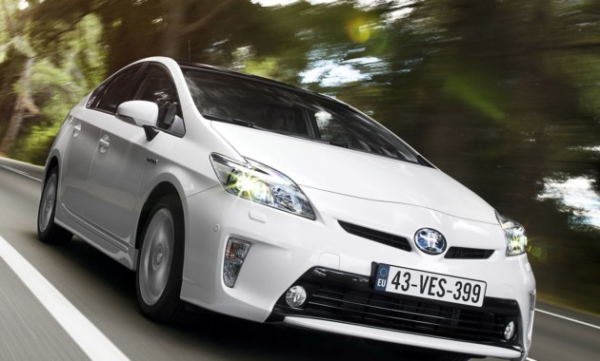 Toyota отзывает по всему миру 2,43 млн гибридов
