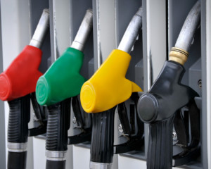 Новый пугающий прогноз: цены на бензин могут вырасти на 2-3 рубля уже этой осенью