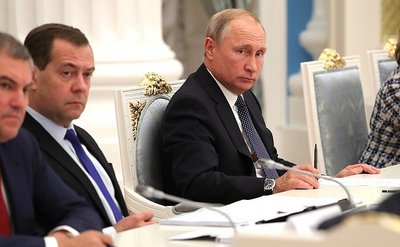 Владимир Путин призвал чиновников к содержательному контролю при реализации нацпроектов