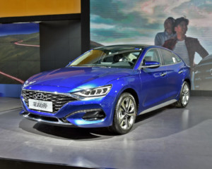 Hyundai официально представила субкомпактный хэтчбек Santro