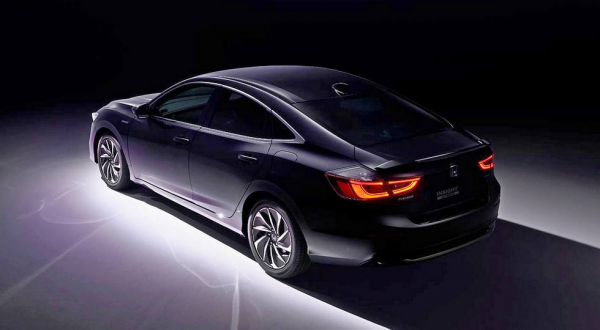 Honda подправила дизайн лишь недавно представленного Insight