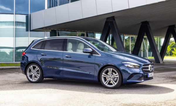 Mercedes B-Class активнее включится в борьбу за покупателей с BMW