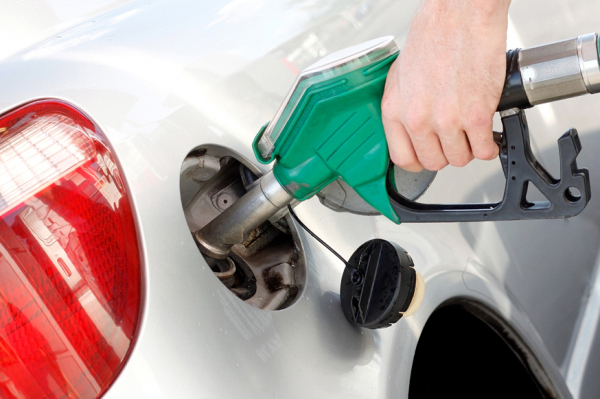 Автозаправки: кто виноват в дефиците бензина, а кто в завышении цен?