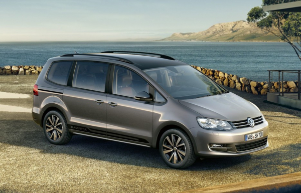 «Одесса» и чернота: Volkswagen Sharan опять обновился