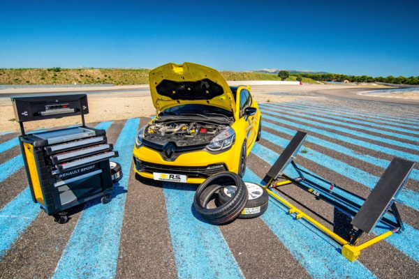 Renault предложила апгрейд для хот-хэтча Clio R.S.