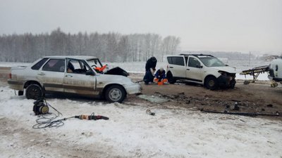 Двое стали жертвами утренней аварии на трассе в Башкирии