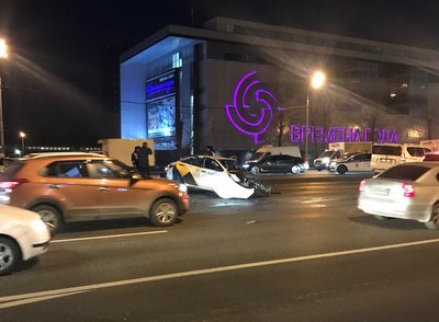 В утреннем ДТП на Кутузовском проспекте в Москве погиб человек