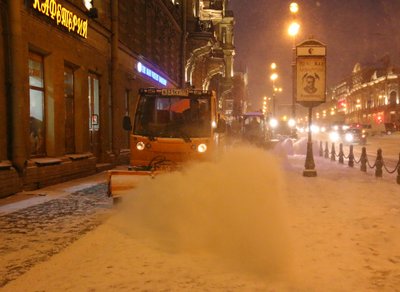 В снежный четверг пробки на дорогах Петербурга продержатся до вечера на уровне 5-6 баллов