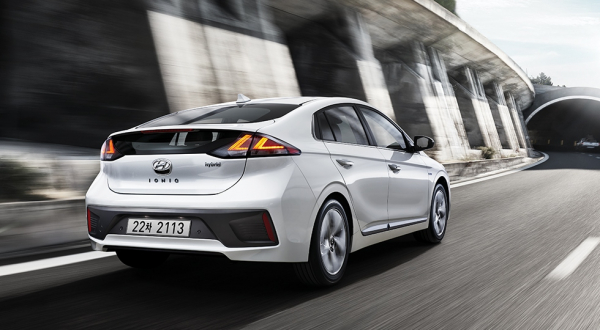 Конкурент Toyota Prius от Hyundai: новое поколение спустя три года (на самом деле нет)