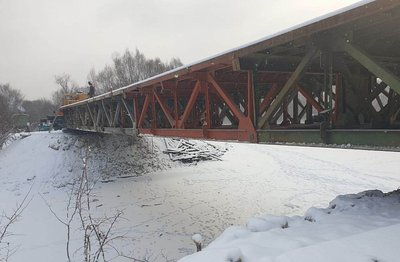 Завершен монтаж временного моста через реку Маревка в Приморье