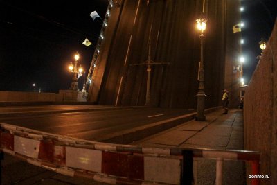 В течение недели в Петербурге разведут девять мостов