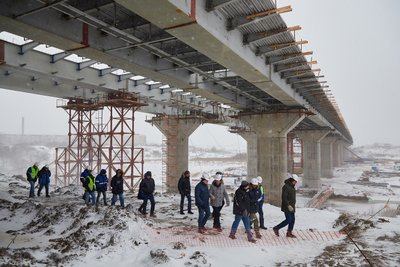 Завершен монтаж металлоконструкций пролетов моста через Ижору на трассе М-11 в Ленобласти