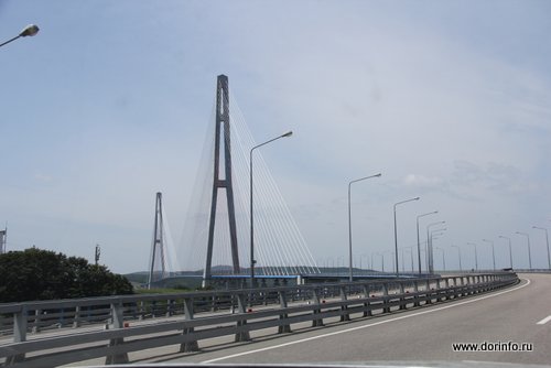 Владимир Путин поддержал предложение по строительству моста на остров Русский через остров Елена во Владивостоке