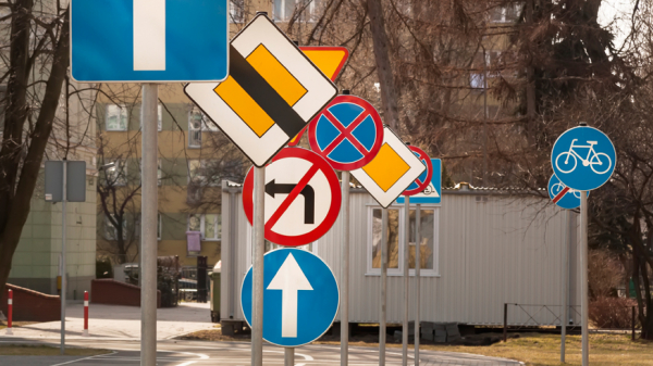Уменьшенные дорожные знаки могут привести к росту ДТП