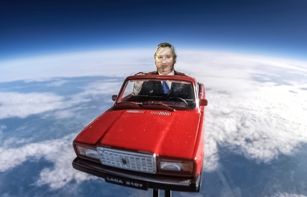Рогозин на Жигулях полетел в космос. Как тебе такое, Илон Маск?
