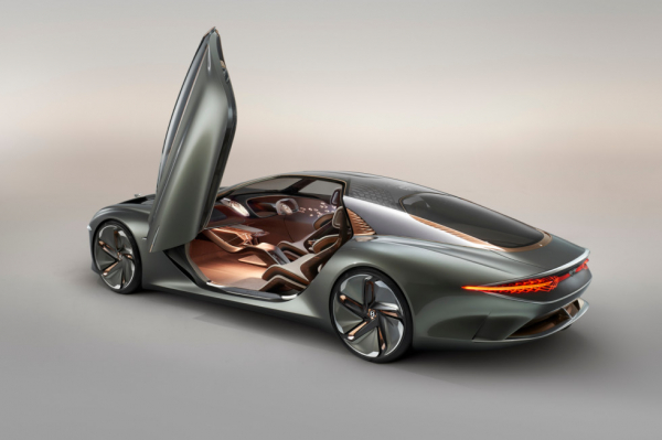 Неуместная гигантомания: Bentley представила программный концепт EXP 100 GT