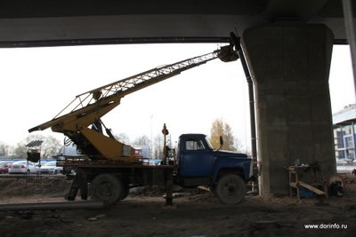 При реконструкции развязки МКАД - Волоколамское шоссе в Москве завершено бетонирование опор эстакады прямого хода