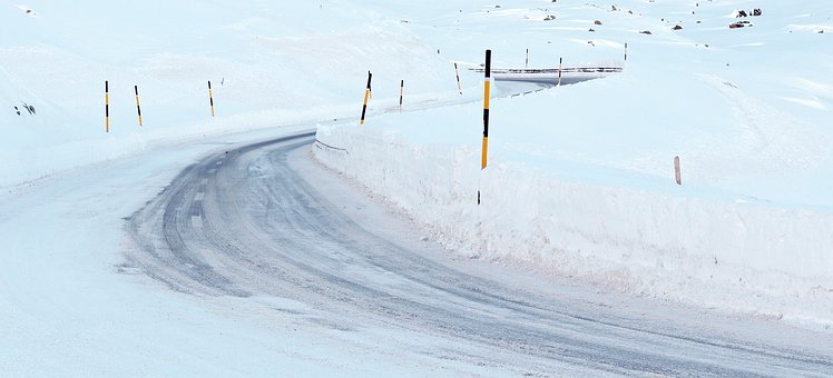 На трассе А-331 Вилюй в Якутии открыли движение по трем ледовым переправам