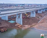 Ведутся работа на шести опорах строящегося моста через Белую в Уфе