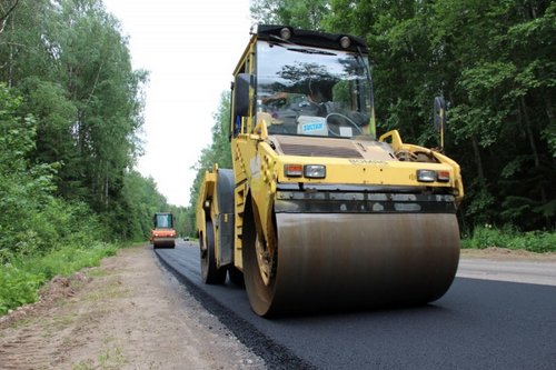 Стартовал ремонт на участке дороги Псков - Краколье в Псковской области