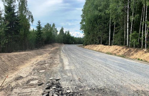 На участке ремонта дороги Крошнозеро - Эссойла в Карелии восстанавливают остановочные павильоны