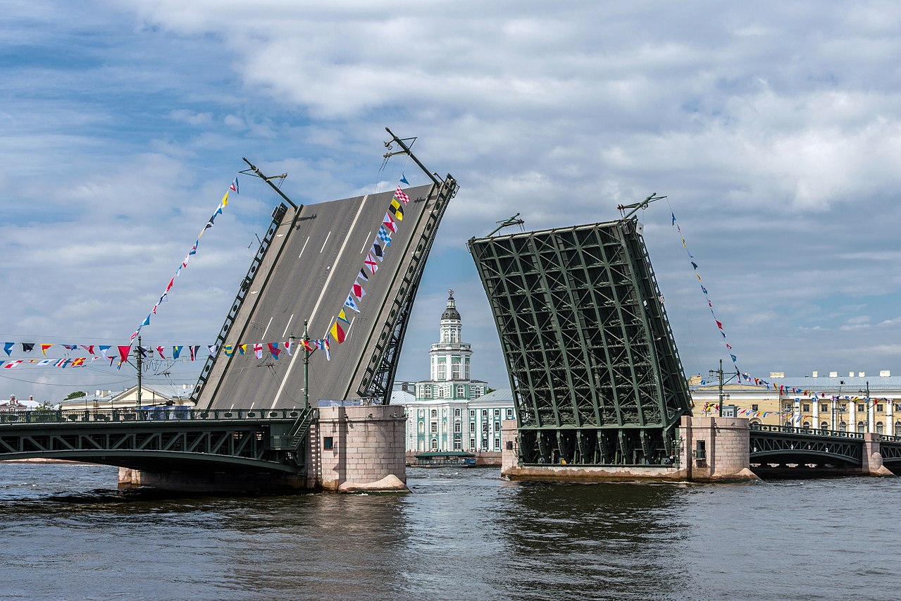 Дворцовый мост в Петербурге разведут под арию из оперы Кармен