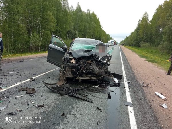 Водитель Audi Q7 погиб в аварии на трассе М-9 Балтия в Тверской области