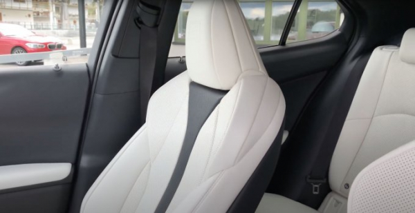 Экспресс-тест Lexus UX: небольшой и стильный