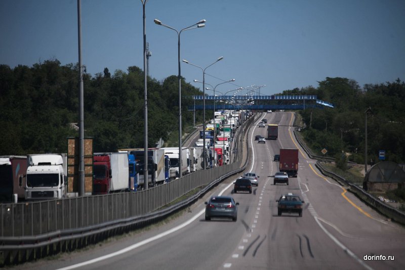 Водителей предупредили о росте трафика на платных трассах «Автодора» в августе