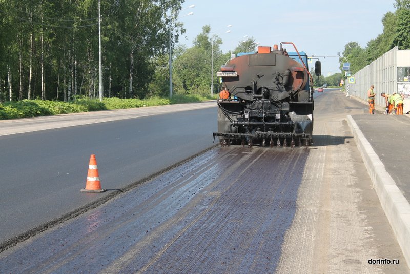 К концу лета на дорожных объектах Оренбуржья выполнили 67 % от общего объема работ