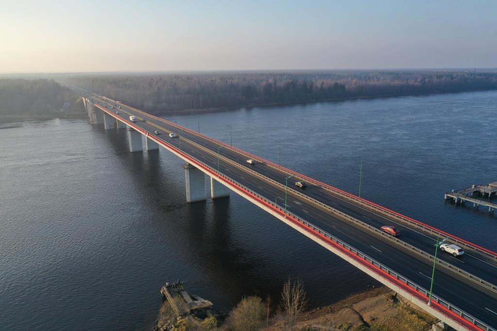 Из-за непогоды перенесли разводку Ладожского моста на трассе Р-21 Кола в Ленобласти
