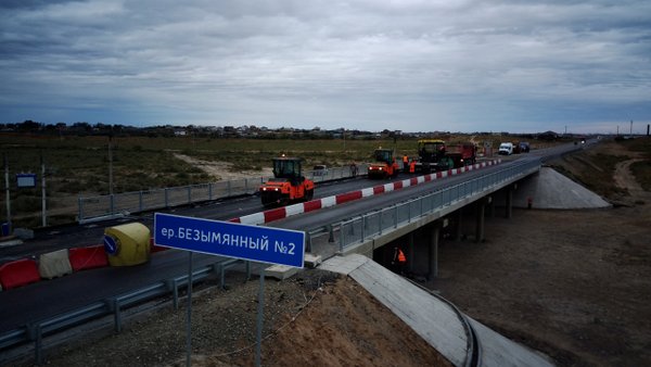 Завершается ремонт моста через ерик Безымянный № 2 на трассе Р-215 в Астраханской области