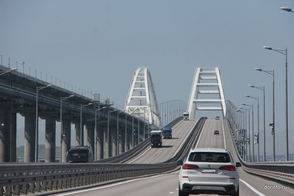 Движение по Крымскому мосту приостановят 8 ноября