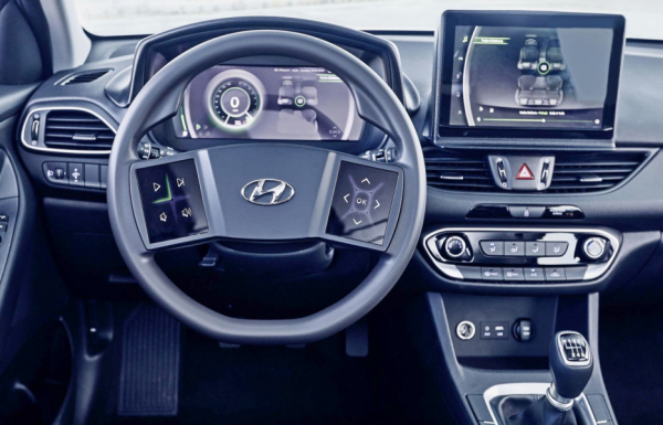 Интерьер будущих моделей Hyundai: сенсорный руль и многослойный щиток приборов