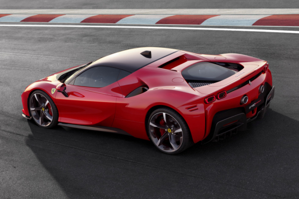 Представлен 1000-сильный гиперкар Ferrari SF90 Stradale